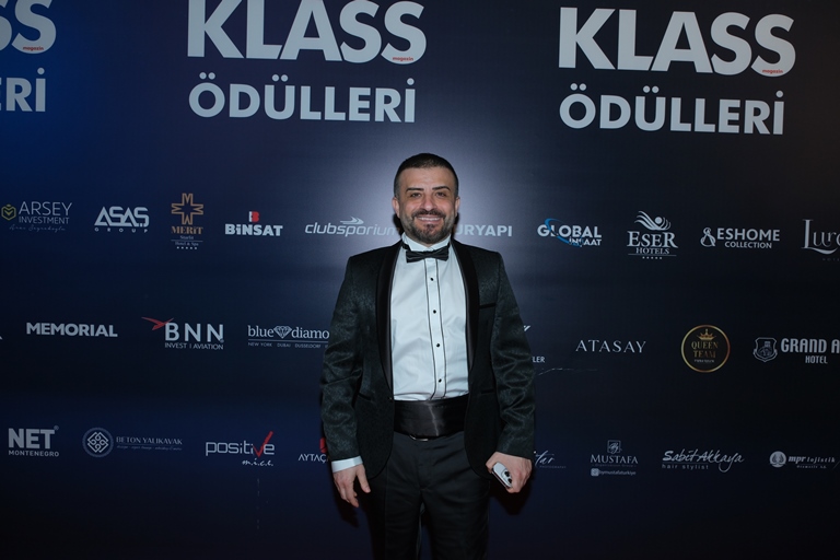 Lami Uyar :  Klass Ödülleri 2025de  kln Ve Karizmann Simgesi Oldu 